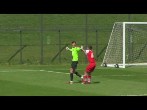 فيديو حارس يسجل هدفًا مميزًا من منطقة الجزاء