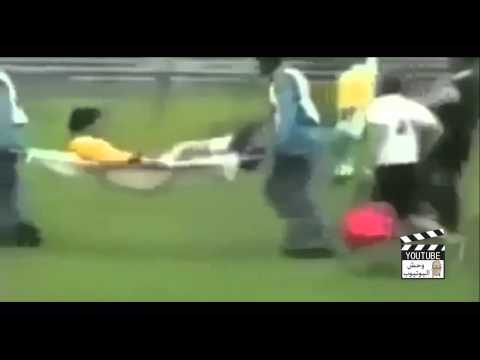 بالفيديو مواقف كوميدية للمسعفين في الملاعب