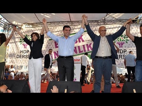 شاهد تركيا والسباق نحو الأصوات الكردية