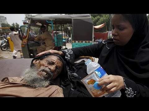 شاهد مقتل أكثر من ألف شخص جراء الحر في باكستان