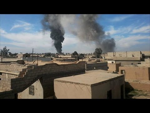 بالفيديو 20 قتيلًا يسقطون إثر استهداف سوق في ريف إدلب