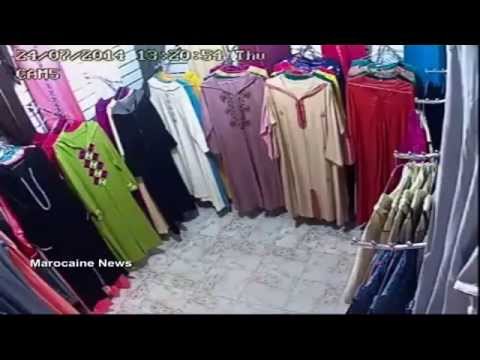 شاهد سرقة محل لبيع الملابس في واضحة النهار
