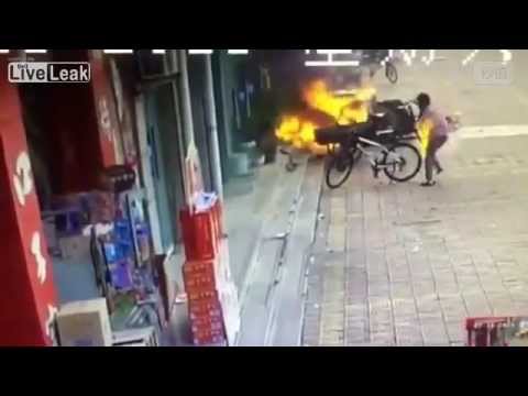 انفجار يحول شاب وفتاة إلى كرتين من اللهب