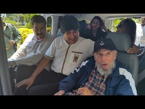 بالفيديو الكوبيون يحتفلون بعيد ميلاد فيدل كاسترو