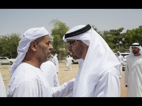 شاهد حاكم دبي وولي عهد أبوظبي يعزيان أسر الشهداء