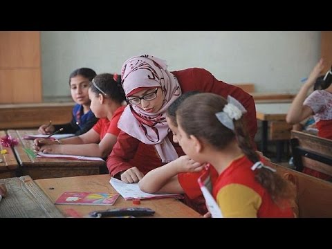 شاهد التعليم لمساعدة اللاجئين على التكيف والاندماج