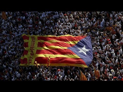 كاتالونيا ترفع راية الاستقلال في يومها الوطني