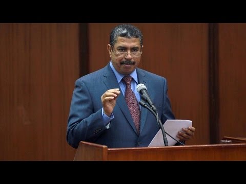 شاهد الحكومة اليمنية تعلن نقل مقرها من الرياض إلى عدن