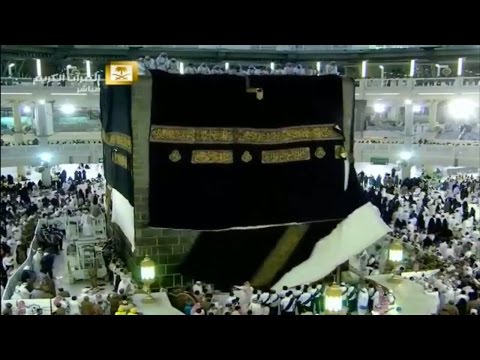 شاهد مقطع مختصر لتغيير واستبدال كسوة الكعبة المشرفة