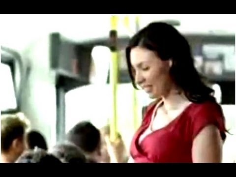 بالفيديو شخص نال جراء ما يستحقه داخل حافلة