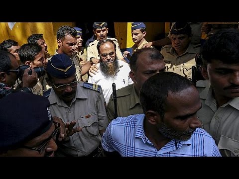 شاهد الحكم بإعدام 5 مدانين في هجمات بومباي