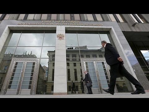 شاهد الطيران الروسي يقصف مناطق في ريفي حمص وحماة