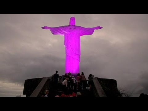 شاهد توعية الناس بداء سرطان الثدي في البرازيل