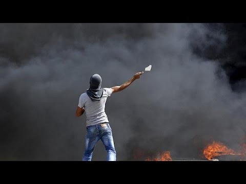 شاهد الاحتلال يرفع القيود على دخول المصلين إلى المسجد الأقصى