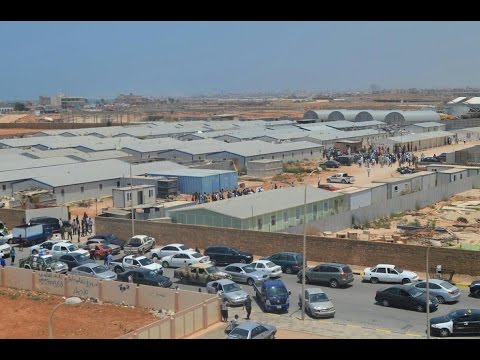 شاهدطائرة مساعدات تقلع من موقف سيارات جنوب شرق ليبيا