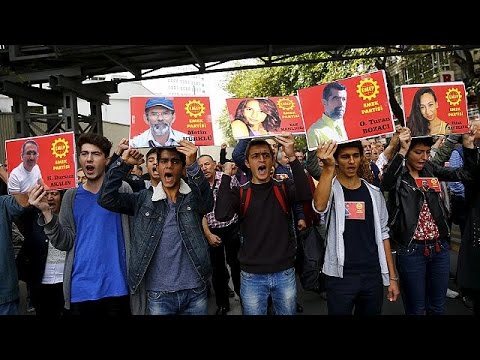 شاهد مظاهرات في مدن تركية لتكريم ضحايا أنقرة