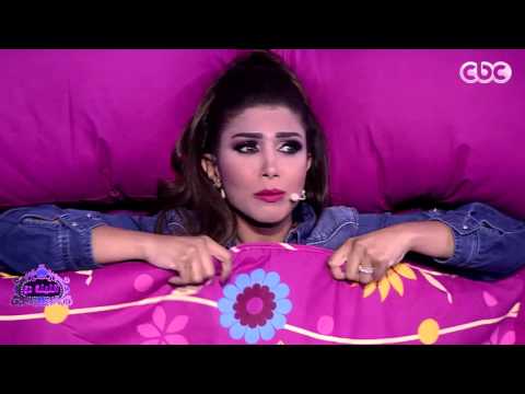 بالفيديو مذيعة cbc تقدم برنامجها من تحت البطانية