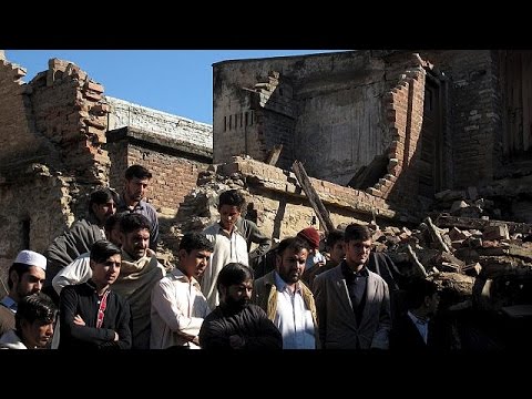 شاهد ارتفاع حصيلة عدد ضحايا زلزال ضرب جنوب آسيا