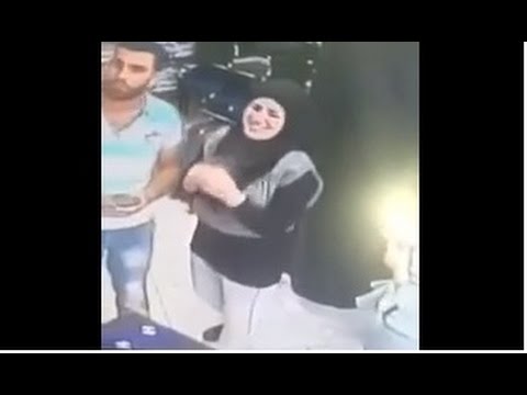 بالفيديو سرقة محل ملابس في لبنان
