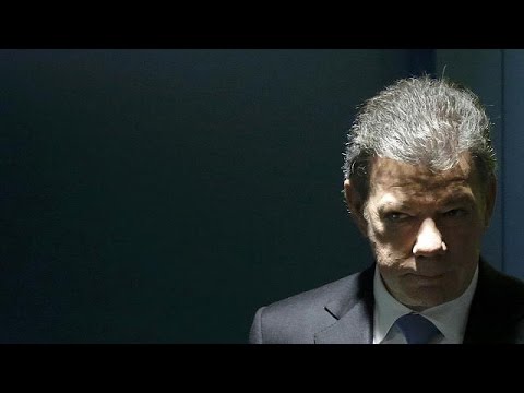 شاهد الرئيس الكولومبي يدعو الفارك لوقف إطلاق النار ثنائي الجانب