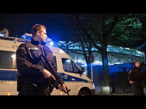 شاهد مقتل مشتبهين بينهما انتحارية في حملة مداهمات