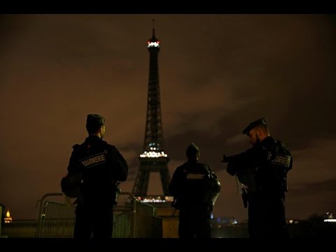 شاهدجواز سفر لجندي سوري في هجمات باريس