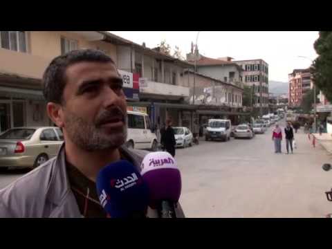 شاهد الجيش التركي يعزز مواقعه على حدود سورية