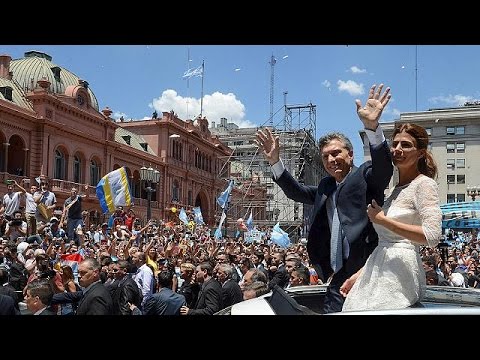 ماوريسيو ماكري يؤدي اليمين رئيسًا للبلاد