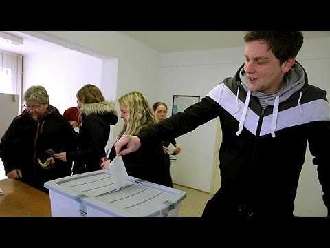 شاهدالتصويت ضد قانون يسمح بالزواج المثلي في سلوفينيا