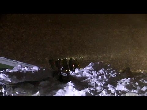 شاهدمقتل شخص وإصابة 9  في انهيار جليدي
