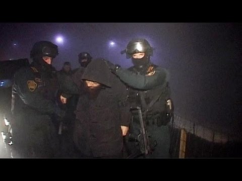 شاهد اعتقال 11 عنصرًا متشددًا في البوسنة
