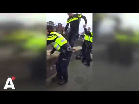 شاهد لاجىء سوري يغامر بحياته لإنقاذ هولندي من الغرق