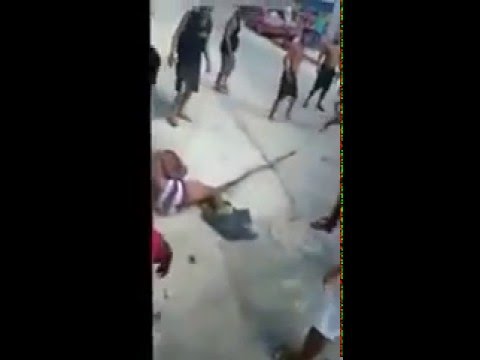 فيديو علقة ساخنة لرجل ضُبط يتحرش بطفلة