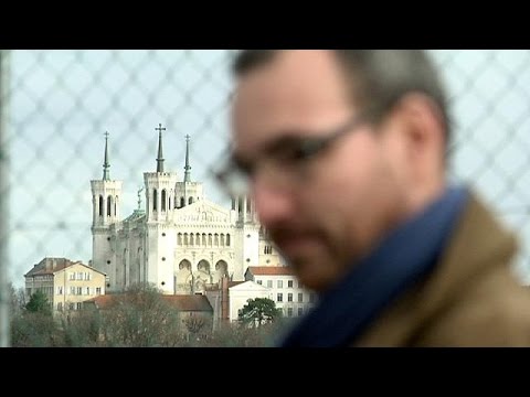 شاهد جمعية لكسر قانون الصمت حول فضائح القساوسة الجنسية