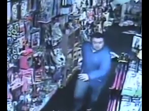 فيديو أبٌ بريطاني في السجن بسبب تصوير حياة ابنه