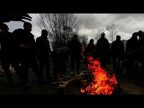 تواصل تفكيك مخيم كاليه رغم غضب المهاجرين والمنظمات