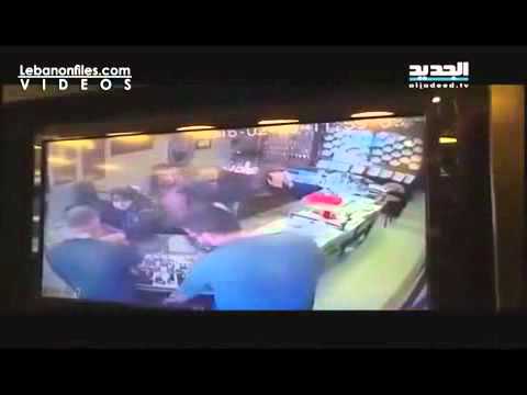 شاهد لحظة سرقة متجر مصوغات بسرعة مذهلة