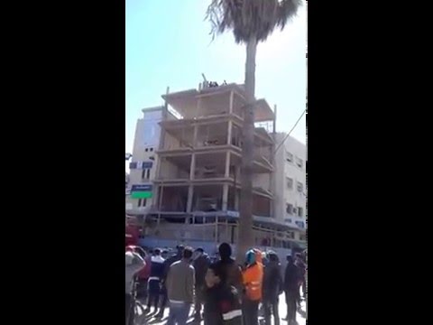 فيديو  محاولة انتحار 3 شابات من أعلى بناية