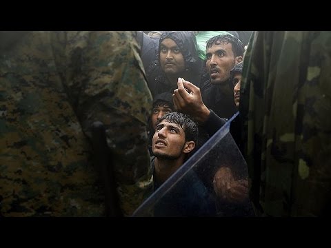 شاهد اللاجئون مستمرون بالوصول إلى اليونان
