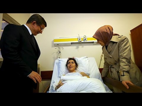 رئيس الوزراء التركي داوود أوغلو يزور جرحى تفجير أنقرة
