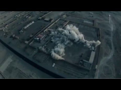شاهد  داعش يعدم رهينتين بطريقة مروعة
