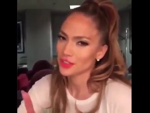 بالفيديو جينفر لوبيز تستمع إلى أغنيتها ain’t your mama