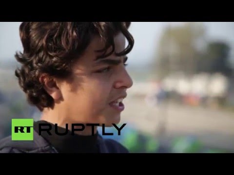 شاهد مغني راب سوري يقدم فنه في مخيم للاجئين