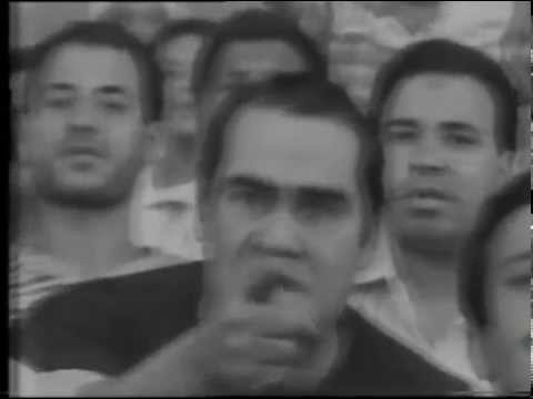 بالفيديو  سيد زيان يغنى لتحسين سلوك المصريين في إعلان بالأبيض والأسود